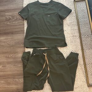 FIGS scrub set- Moss